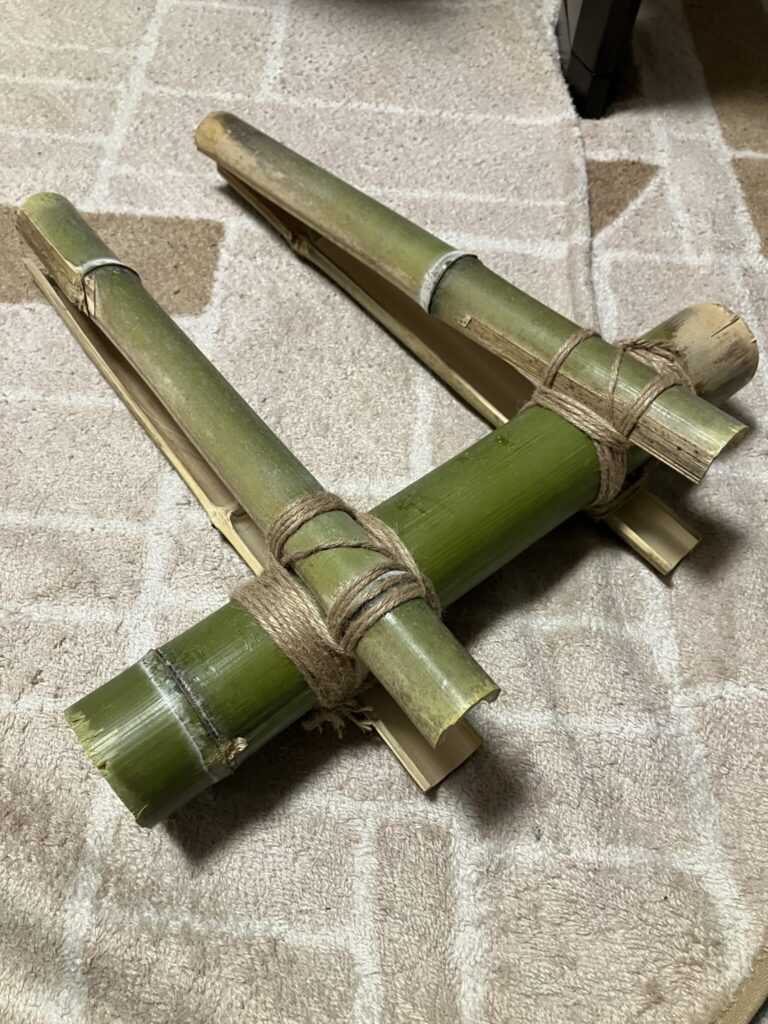 荷物を載せるために作った竹製背負子(しょいこ)の荷台部分
