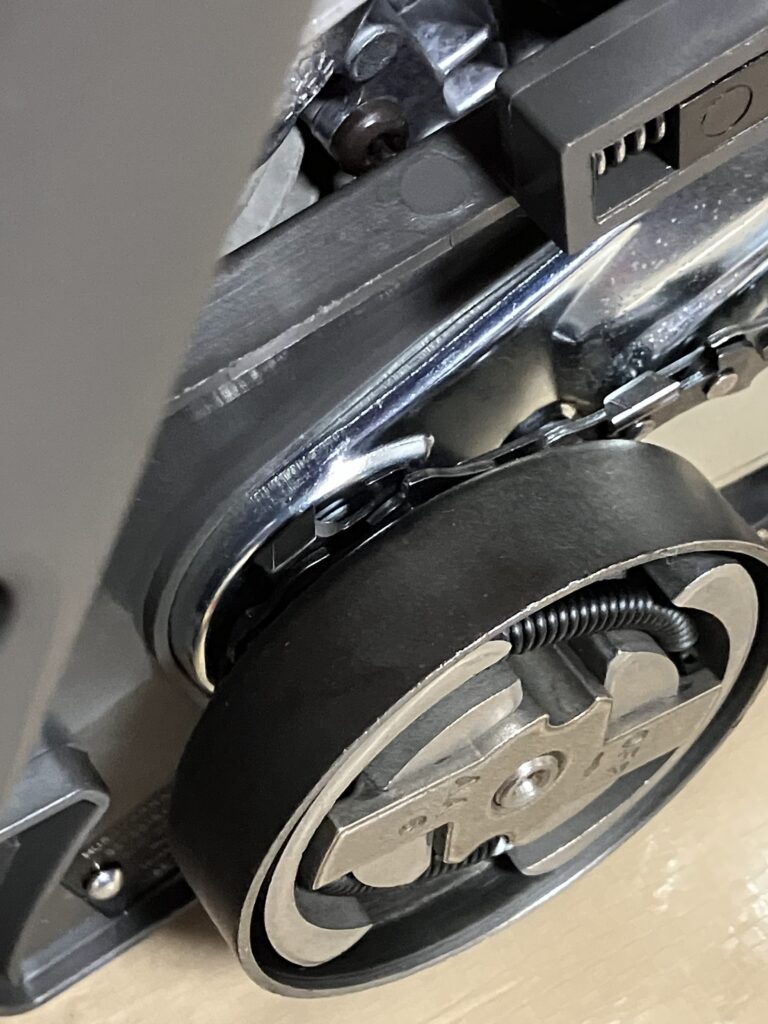 husqvarna135mark2-install-chain-sprocket