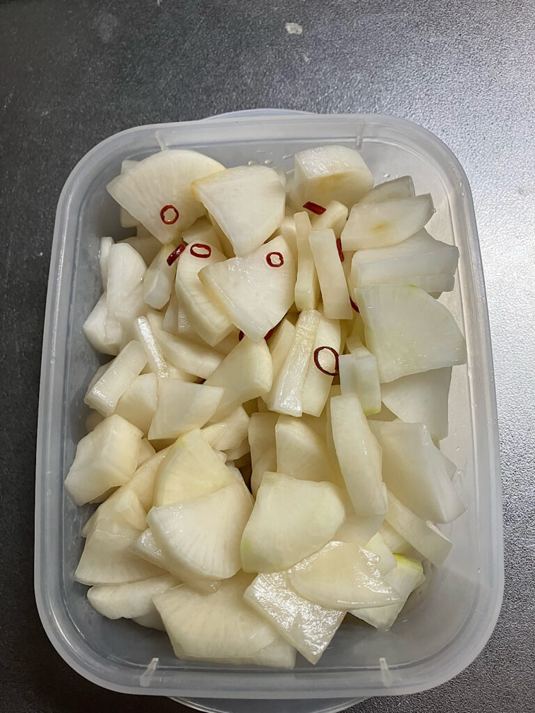さっぱり味に仕上がった大根の白だし漬けの完成写真
