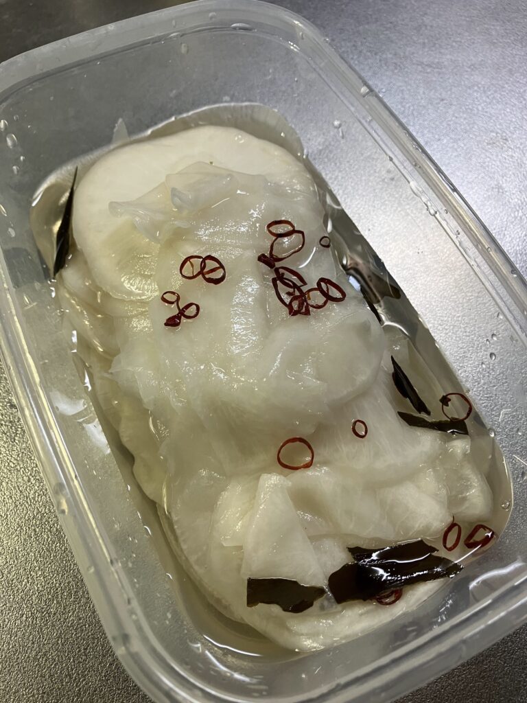 完成した京都老舗風千枚漬けの上品で甘酸っぱい仕上がり