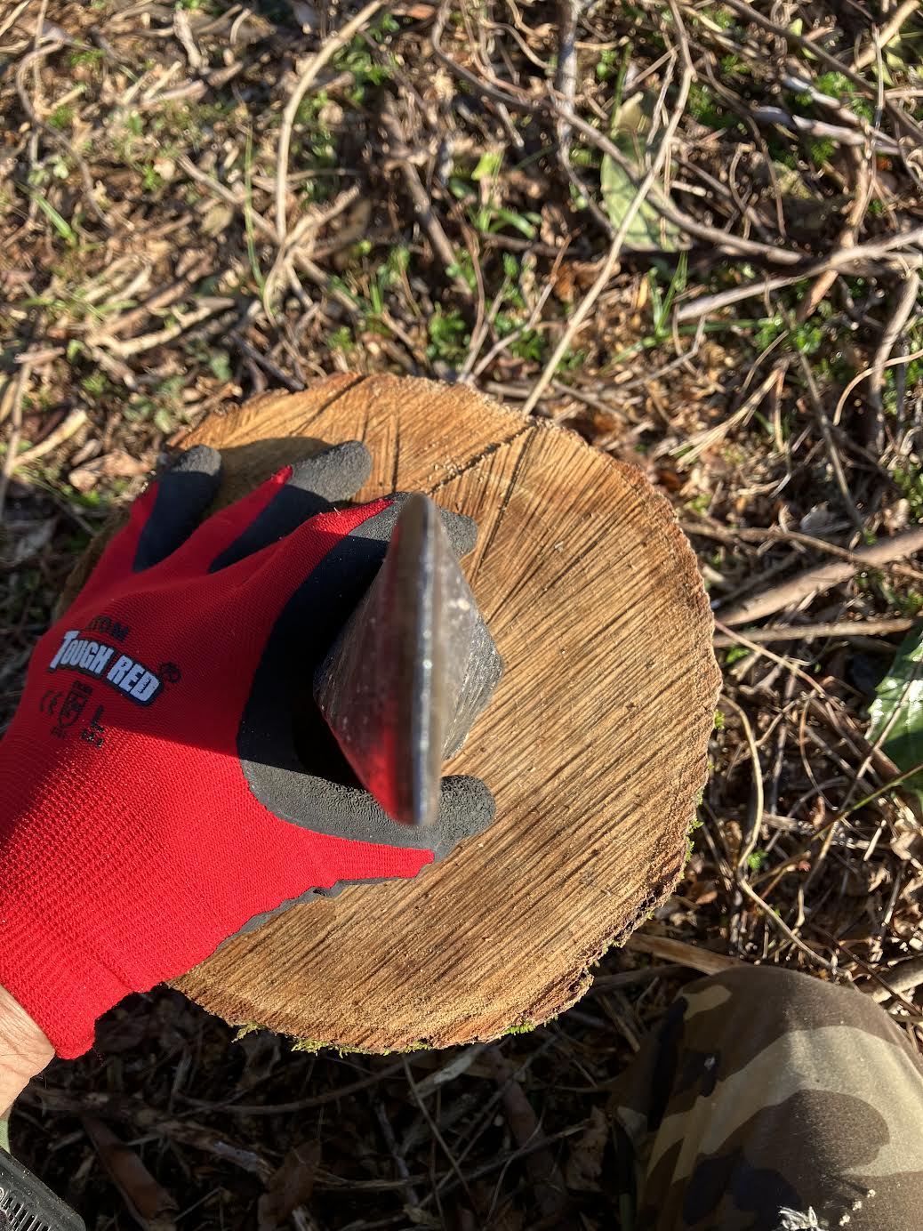 ねじり構造が特徴のハスクバーナのクサビの形状